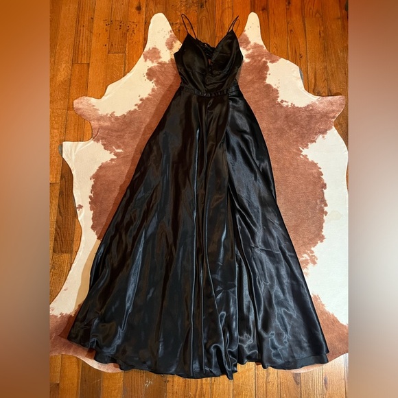 Sherri Hill dress 
size 8 black - Picture 1 of 8